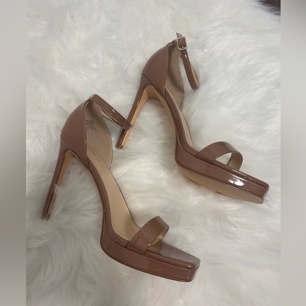 NINE WEST HEELS - 8.5 - BEIGE